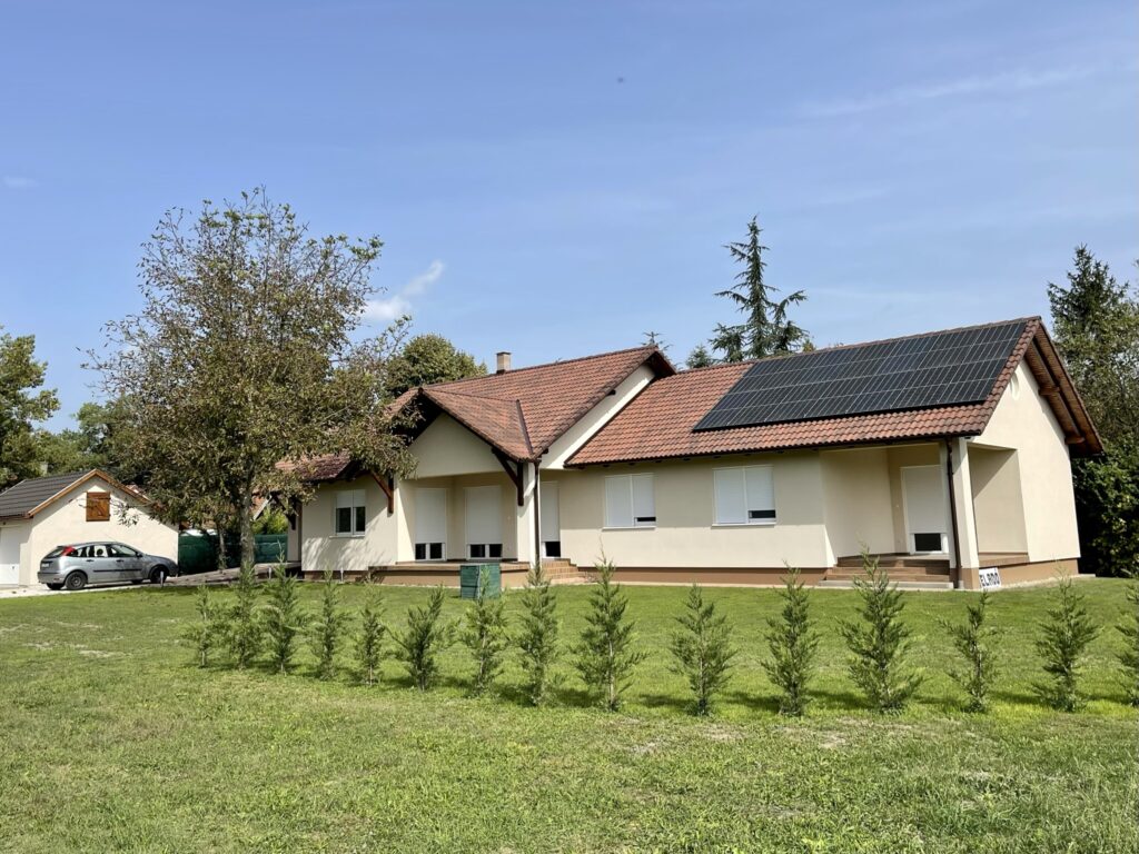 Új családi ház! €370000