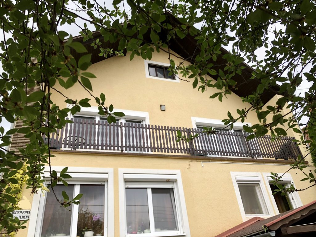 Apartmanház / Családi ház HUF 129M